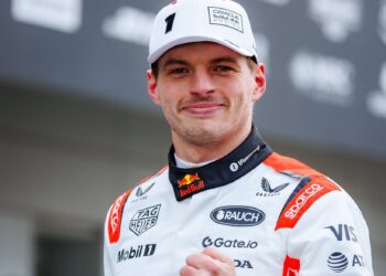 Jornal italiano traz nova revelação envolvendo Mercedes e Verstappen