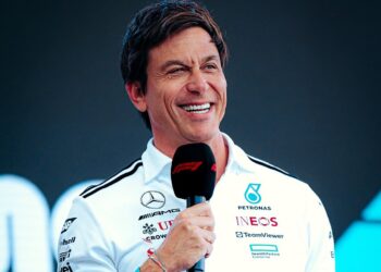Mercedes aposta em novo rival na F1 e não é a McLaren