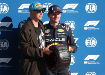 Esse é o REAL motivo para os pilotos da F1 ganharem pneus como troféu