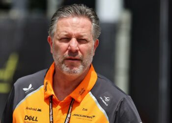 Chefão da McLaren recebeu doce aviso com MILHÕES caindo na conta