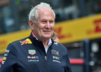 Helmut Marko confirma piloto fora dos planos da Red Bull para 2026