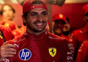 Presente de R$ 14 milhões da Ferrari para Carlos Sainz foi revelado