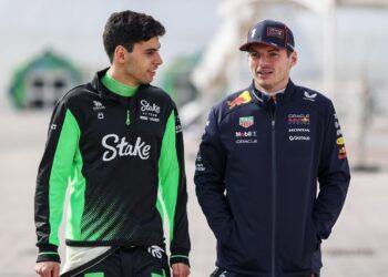 Gabriel Bortoleto diz SIM para ser companheiro de Max Verstappen
