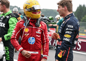 Max Verstappen identifica “imimigo” de Lewis Hamilton dentro da Ferrari