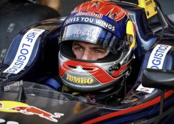 Sucesso de Max Verstappen faz federação mudar regras
