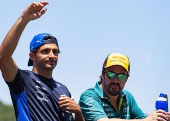Carlos Sainz é nomeado para substituir Fernando Alonso na Aston Martin