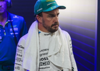 F1: Fernando Alonso reflete e identifica o maior problema vivido em 2025